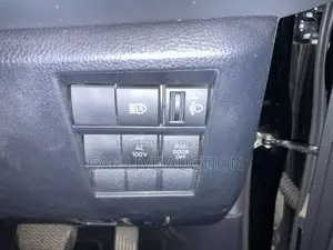Toyota Voxy hybrid 2022
