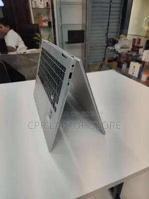 HP Elitebook 1040 G9 2in1 Core i5 12th gen Ram: DDR5 16GB SSD 512GB