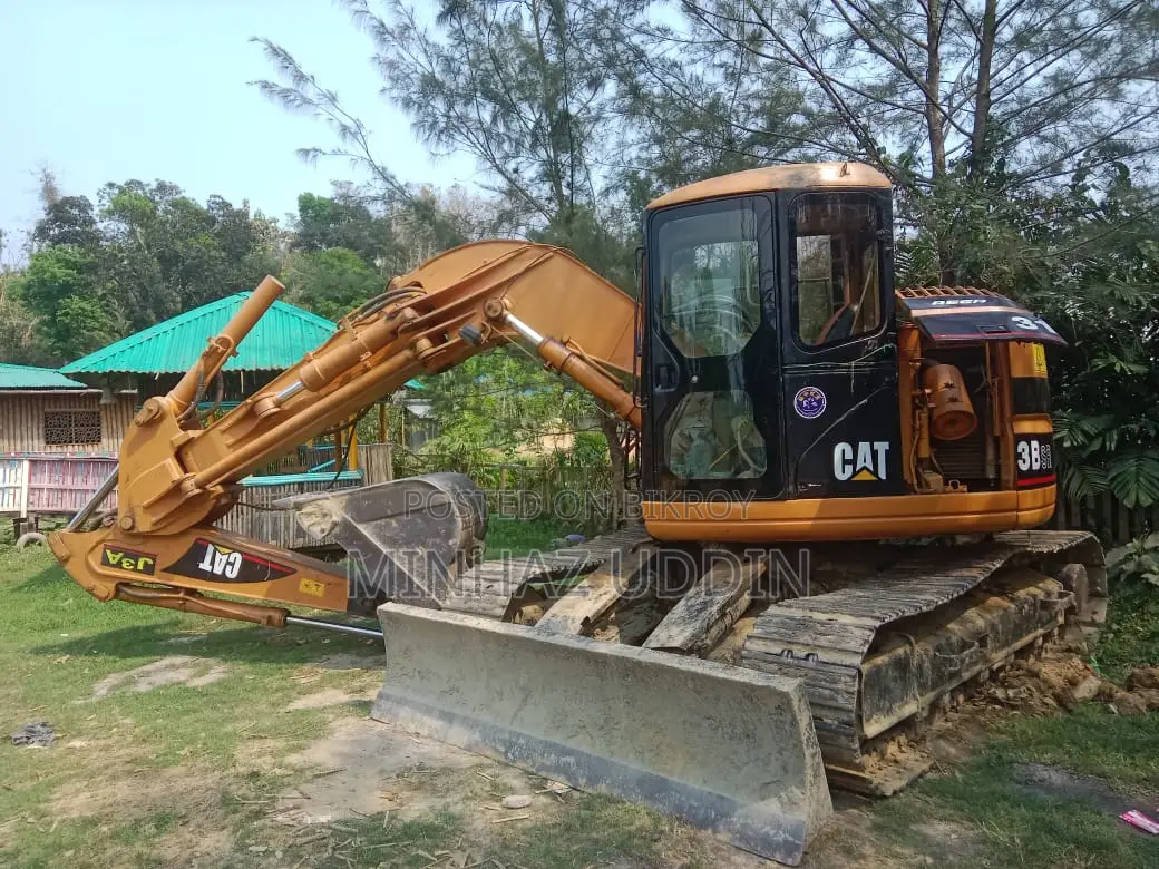 CAT 313b & Mitsubishi ME 40 excavator for sale