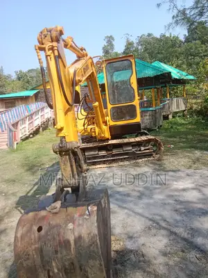 CAT 313b & Mitsubishi ME 40 excavator for sale