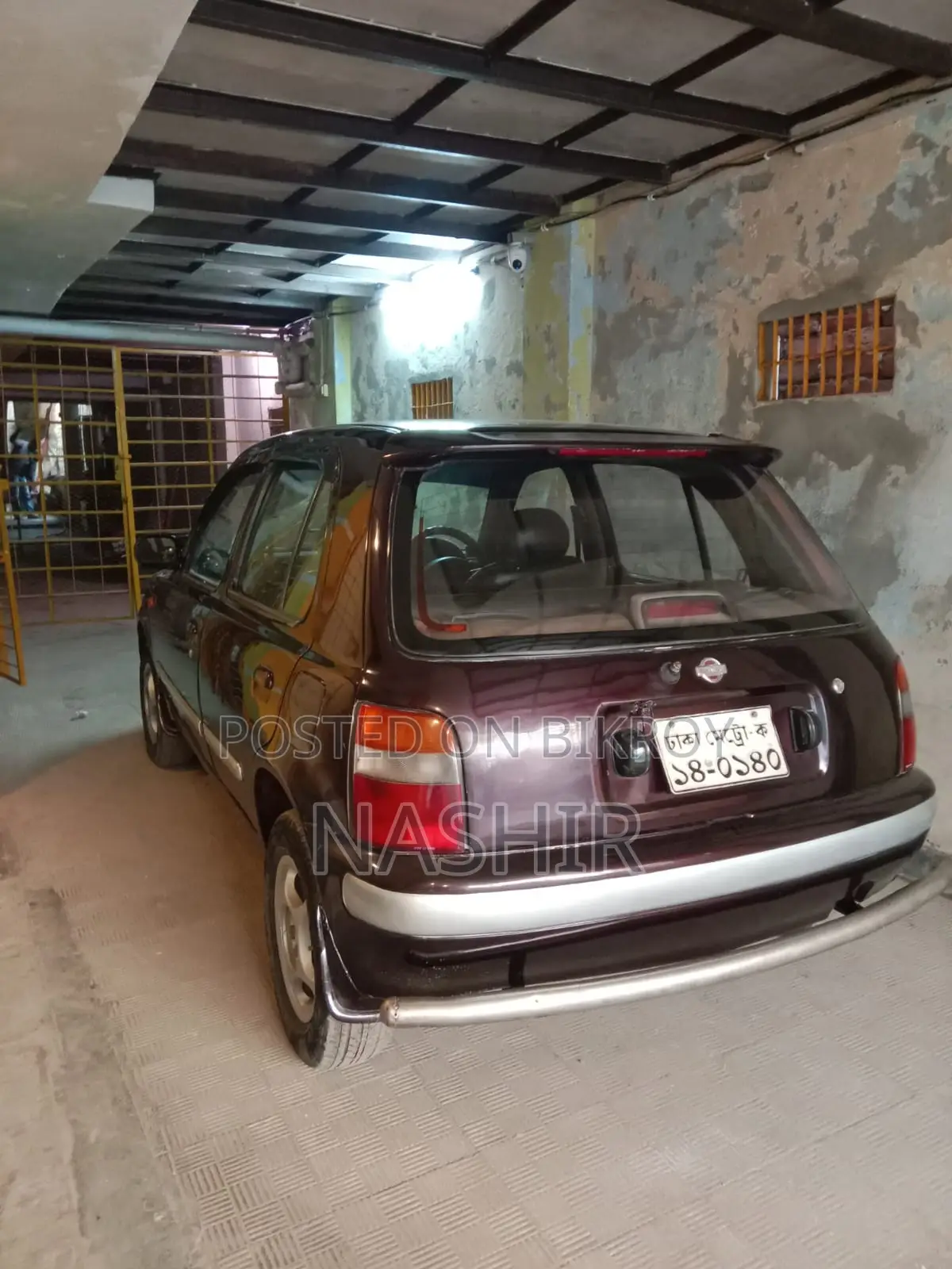 Nissan March 1996 Red