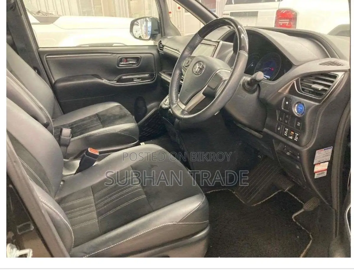 Toyota Esquire GI PREMIUM HYBRID 2021