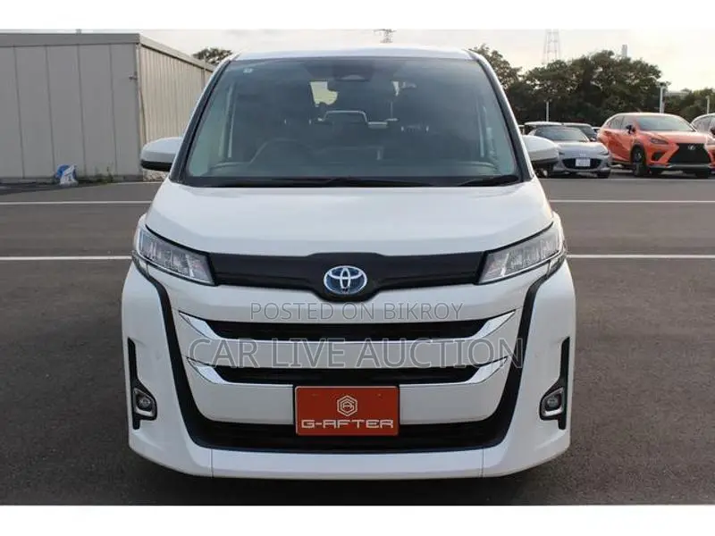 Toyota Noah Hybrid X Package 2022