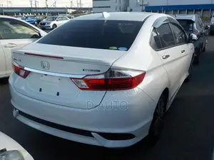 Honda Grace EX 2019
