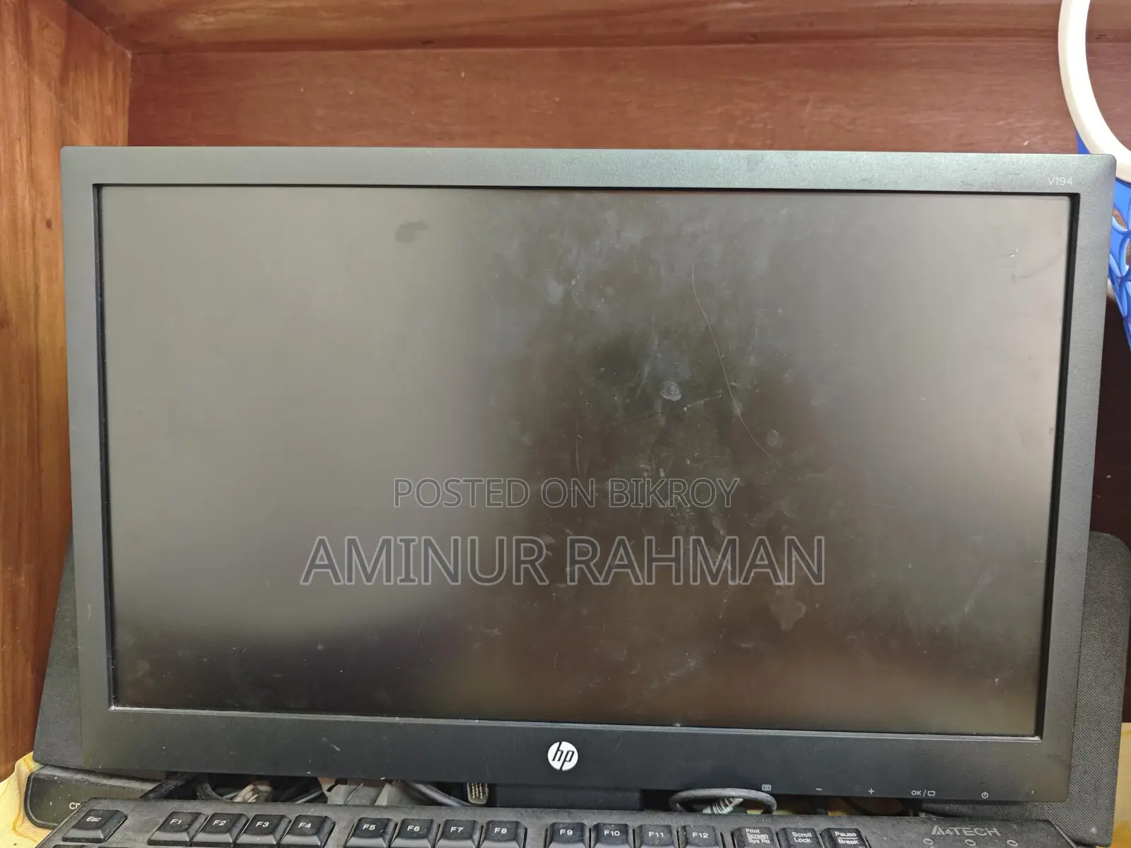 HP V194 Monitor, 17" for Sale