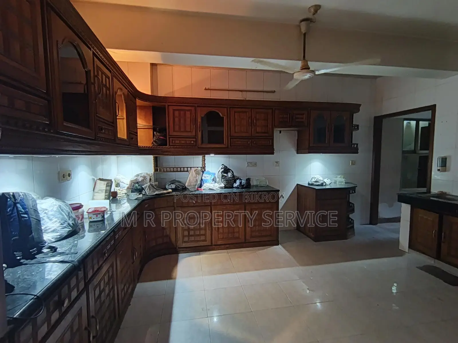গুলশানে ৬০০০ বর্গফুটের বিলাসবহুল সেমি-ফার্নিশড অ্যাপার্টমেন্ট ভাড়া