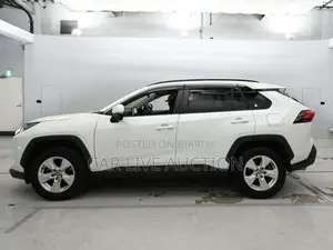 Toyota RAV4 HYBRID X 2021