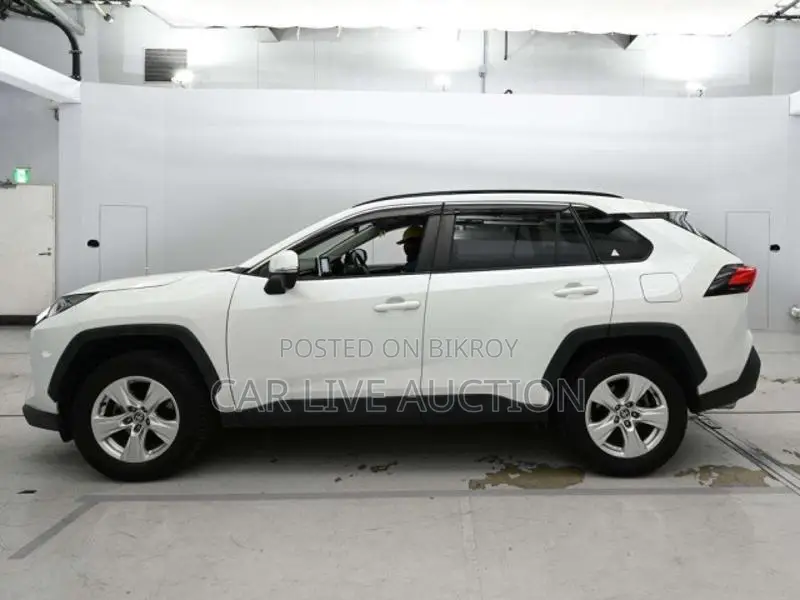 Toyota RAV4 HYBRID X 2021