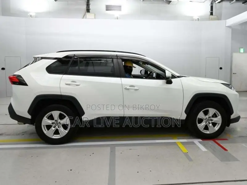 Toyota RAV4 HYBRID X 2021