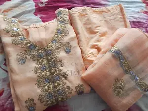 পোশাক বিক্রয় হবে