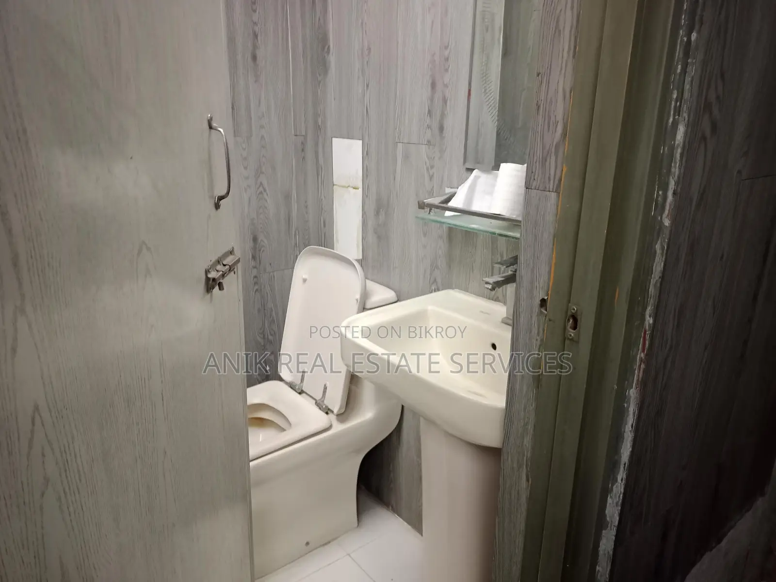 Commarcial 2200 Sft Full Farni Flat Rent At Gulshan 2