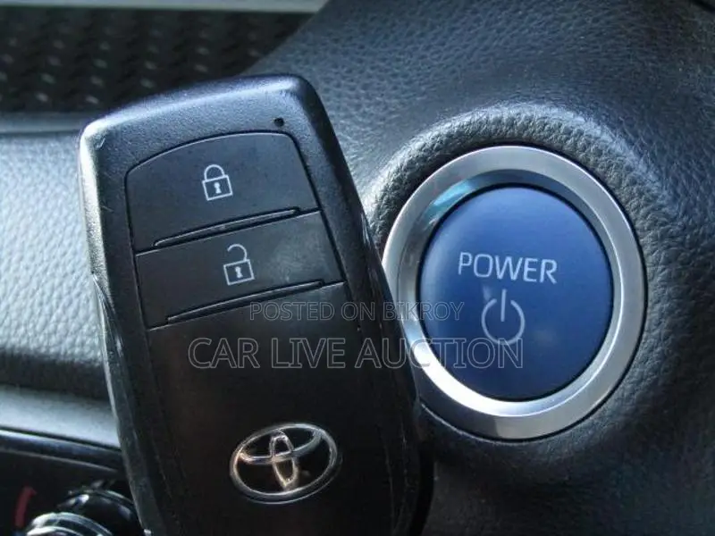 Toyota Yaris Hybrid X Package 2021