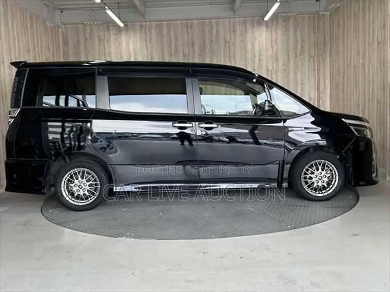 Toyota Voxy Hybrid ZS KIRAMEKI 2021