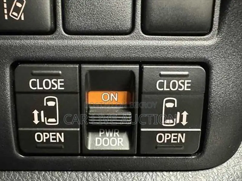 Toyota Voxy Hybrid ZS KIRAMEKI 2021