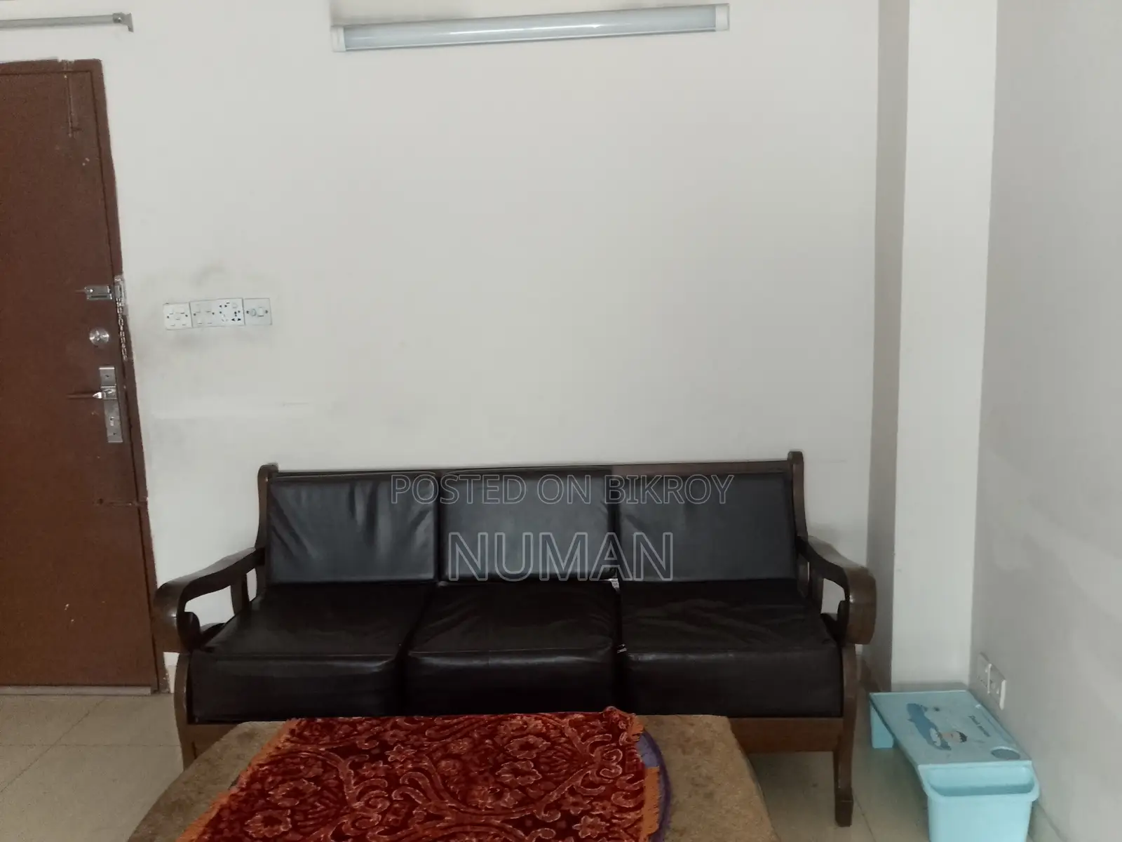 কাঠের সোফা