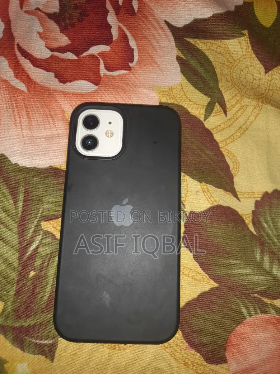 Apple iPhone 12 . (Used)