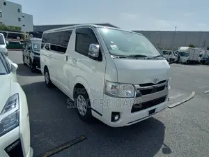 Toyota Hiace SUPER GL 360 CAMERA 2020