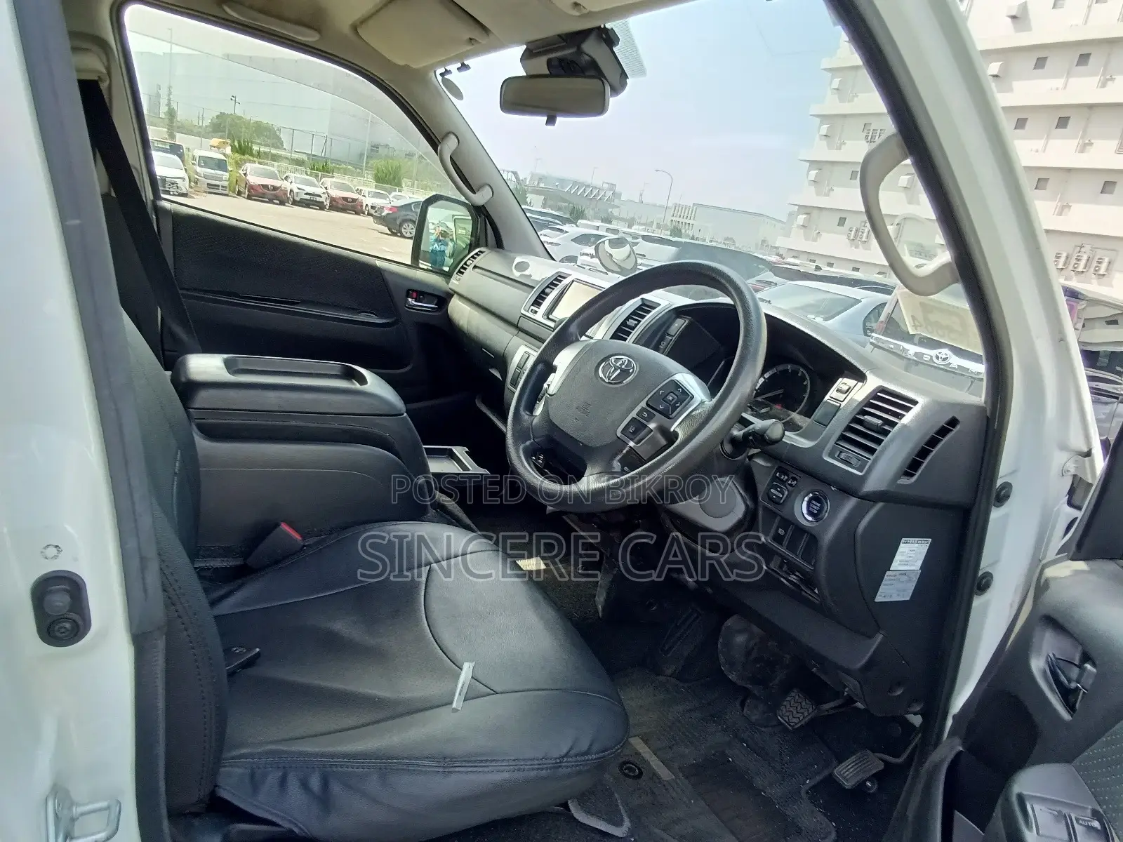 Toyota Hiace SUPER GL 360 CAMERA 2020