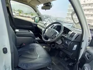 Toyota Hiace SUPER GL 360 CAMERA 2020