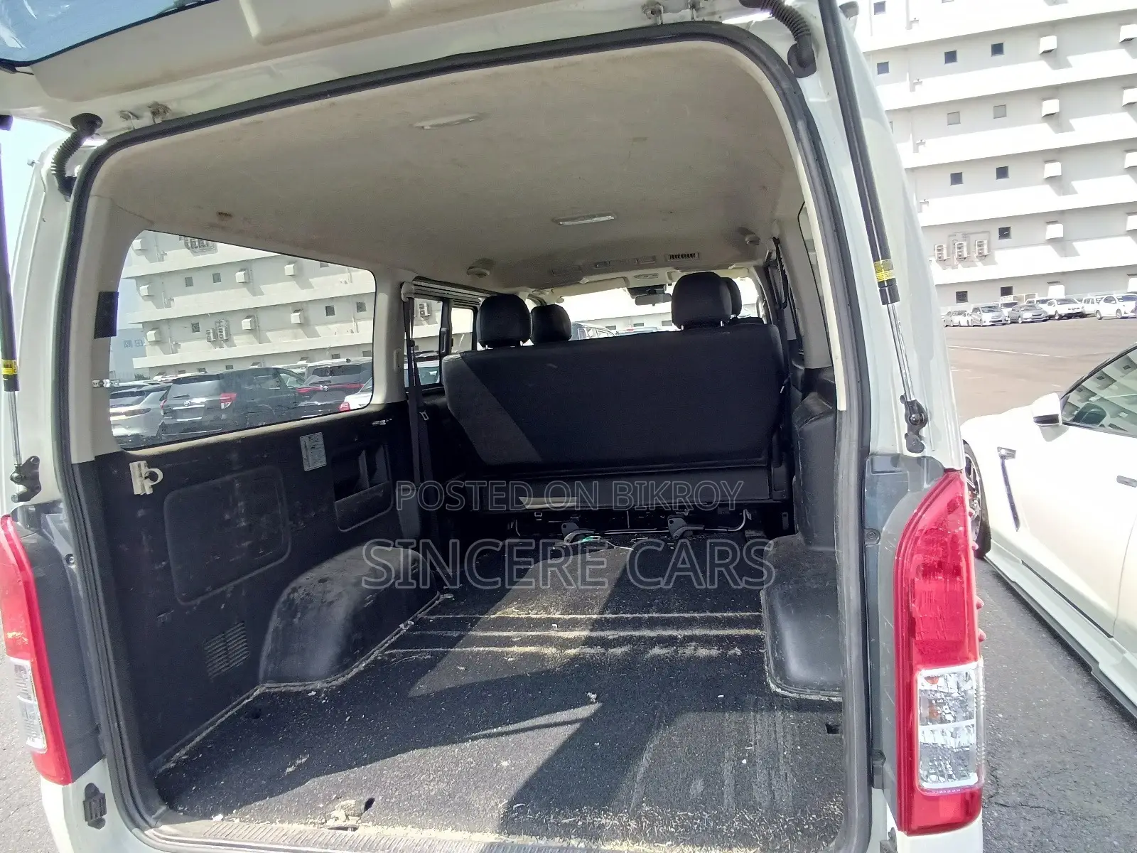 Toyota Hiace SUPER GL 360 CAMERA 2020