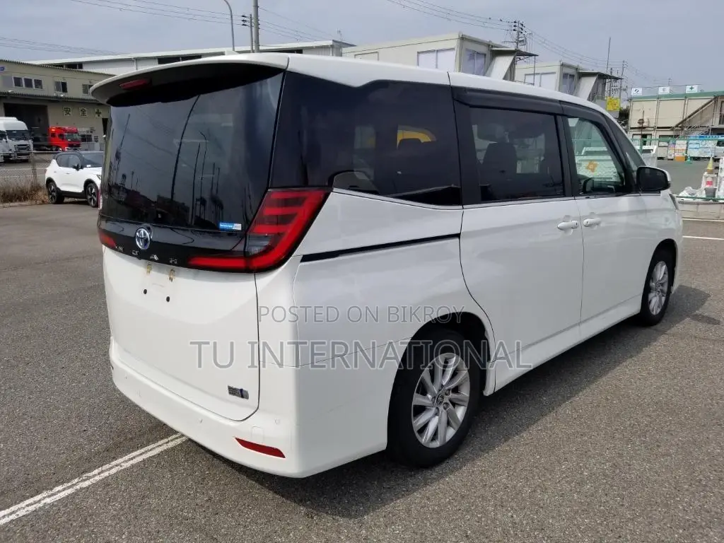 Toyota Noah Z HYBRID 2022