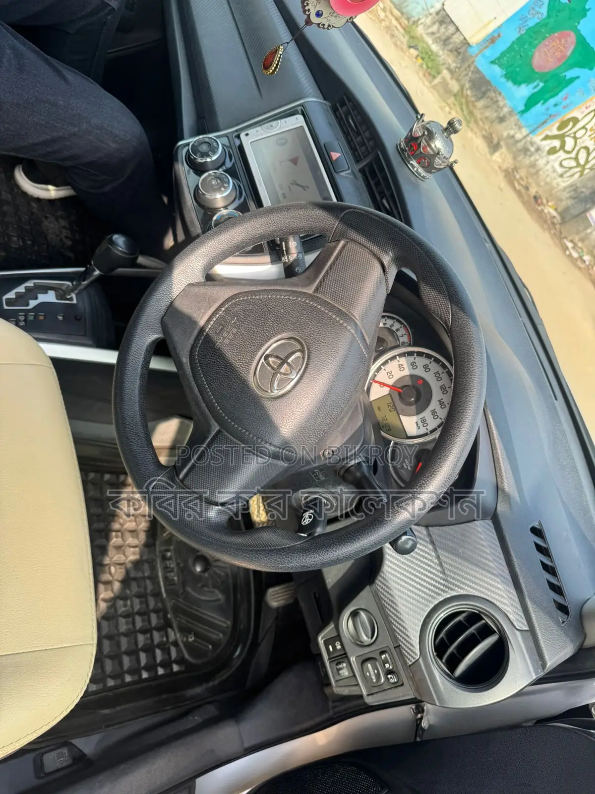 Toyota Fielder silver 2012