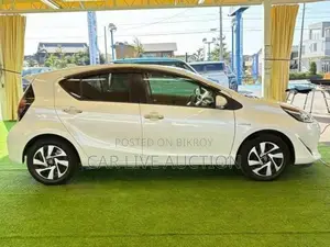 Toyota Aqua Hybrid S 2021