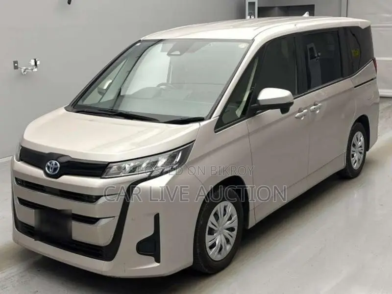 Toyota Noah HYBRID X 2022