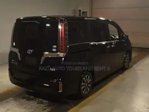 Esquire Hybrid Noah For Rent