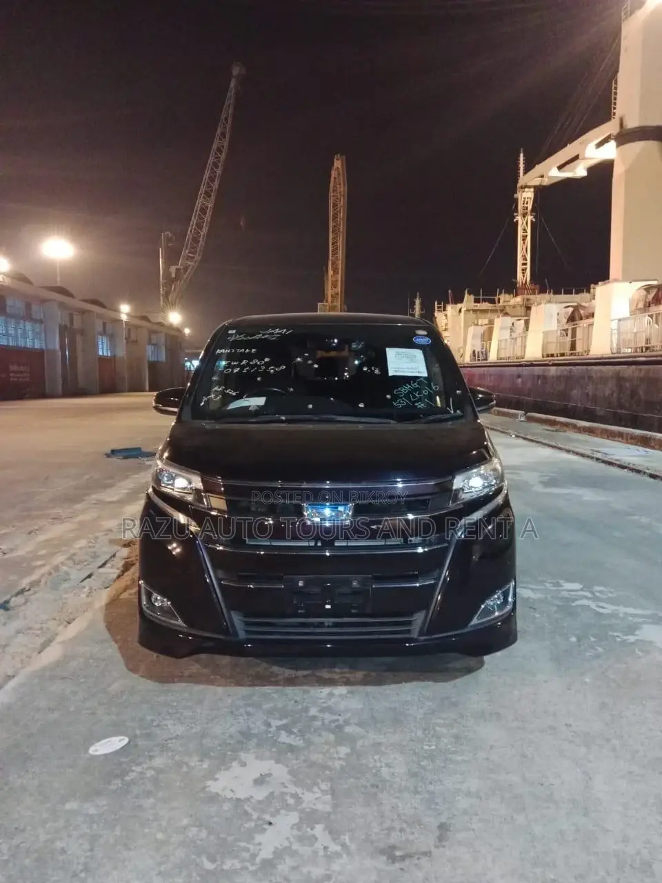 Esquire Hybrid Noah For Rent