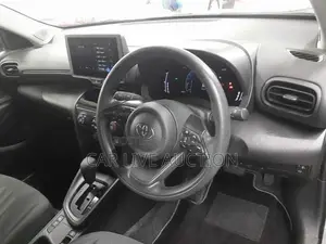 Toyota Yaris Cross hybrid 2021
