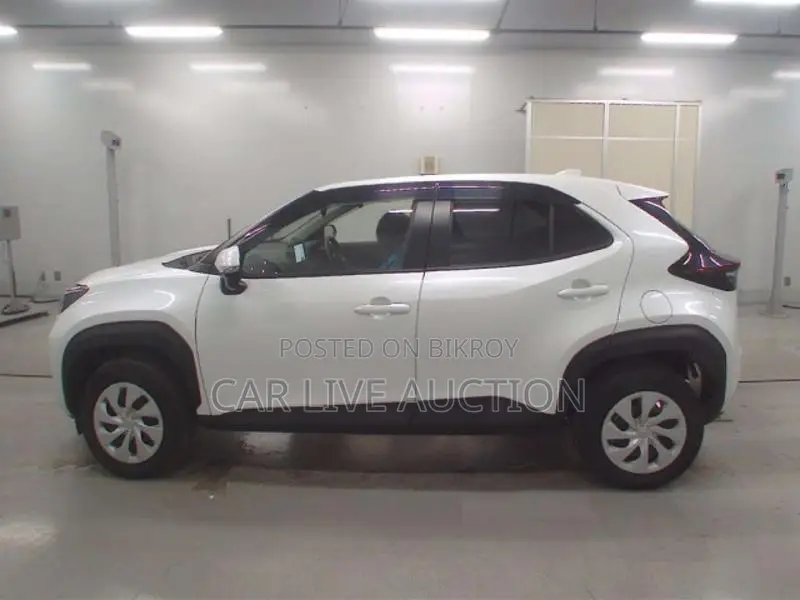 Toyota Yaris Cross hybrid 2021