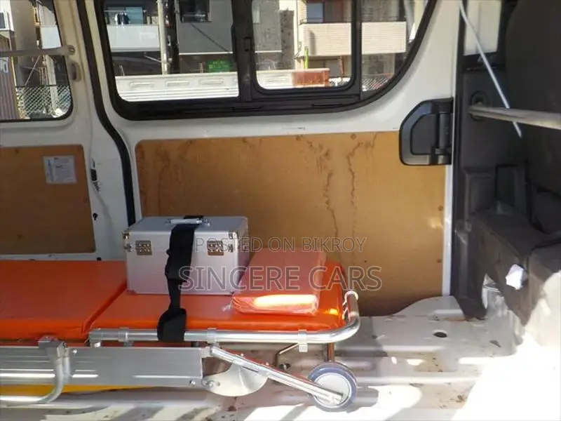 Toyota Hiace Ambulance 5Door 2020