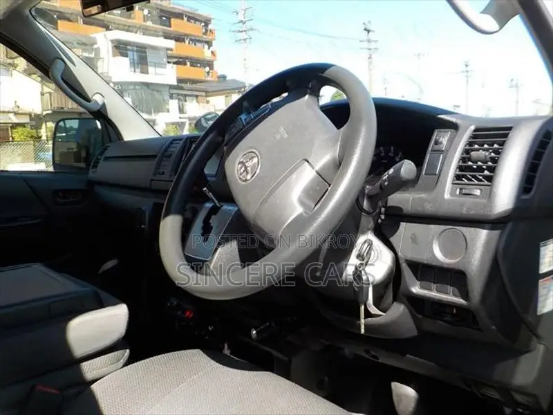 Toyota Hiace Ambulance 5Door 2020