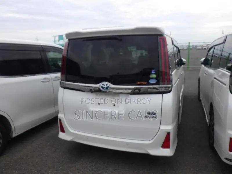 Toyota Noah SI WXB HYB 4POINT 2020