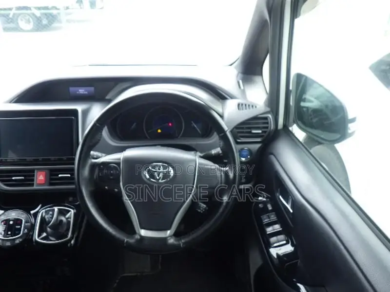 Toyota Noah SI WXB HYB 4POINT 2020