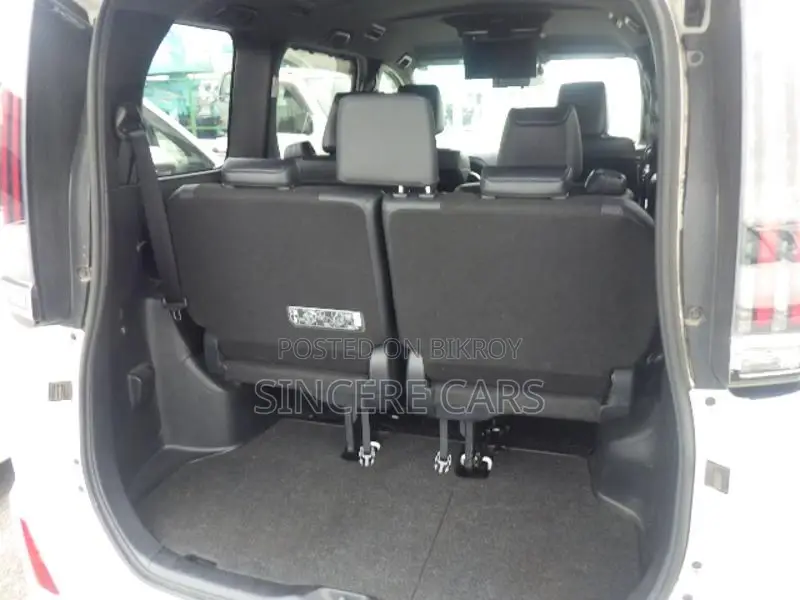 Toyota Noah SI WXB HYB 4POINT 2020