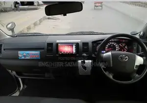Toyota Hiace DX DUAL AC 2020