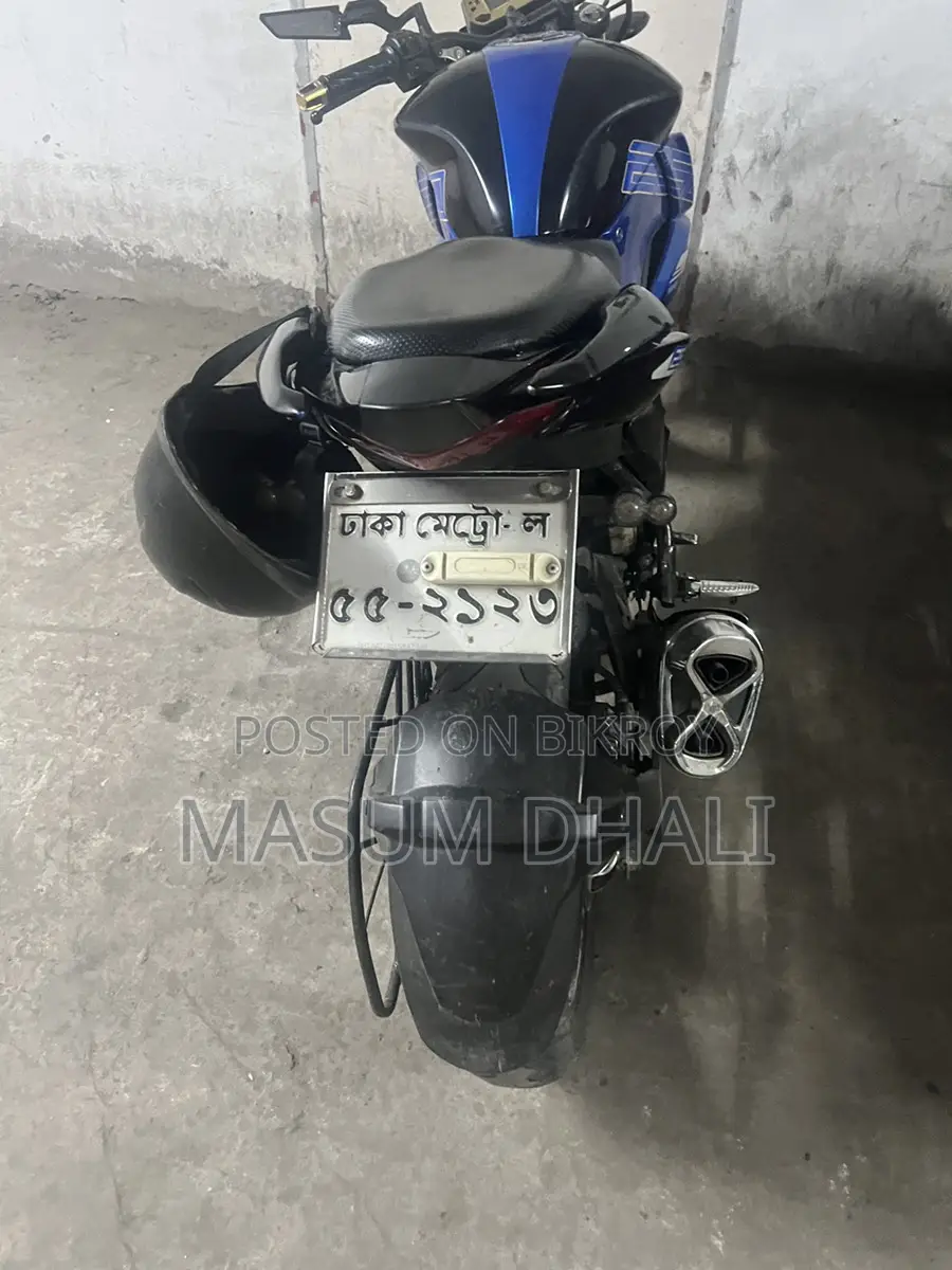 Suzuki Gixxer . 2020