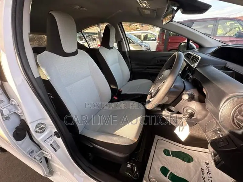 Toyota Aqua Hybrid S 2021