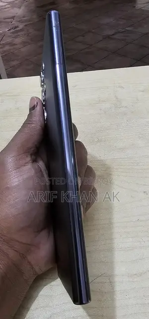 Samsung Galaxy S22 Ultra . (Used)