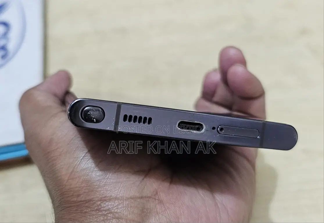 Samsung Galaxy S22 Ultra . (Used)