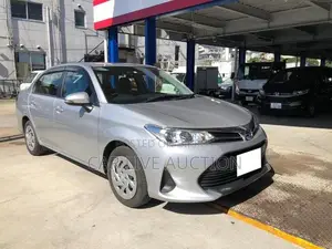 Toyota Axio HYBRID 2021