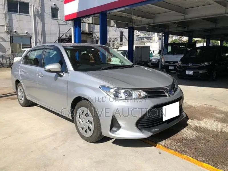 Toyota Axio HYBRID 2021