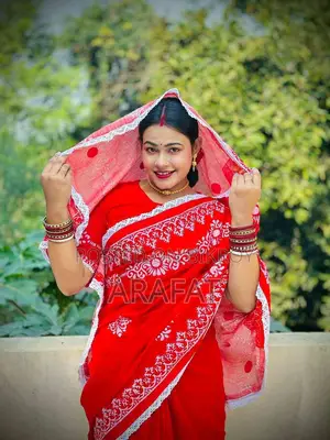 Lace-trimmed Saree