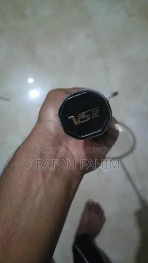 Racket for sale due to urgent need for money