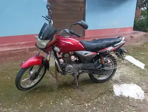 Bajaj Platina 100 . 2012
