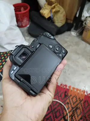 200d + kit lens in excellent condition, urgent sale