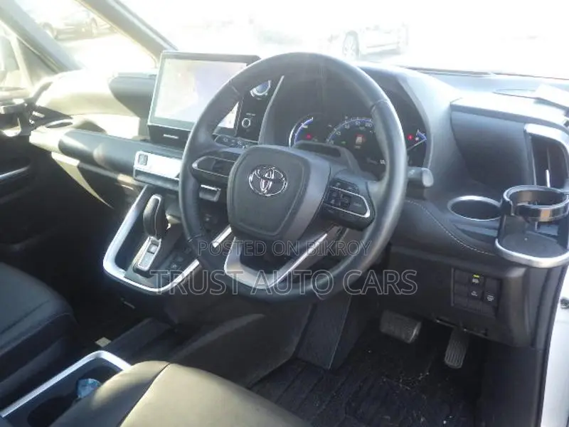 Toyota Noah S-Z, GRADE : 4 2023