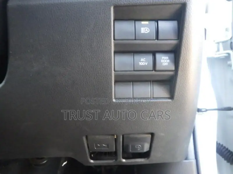 Toyota Noah S-Z, GRADE : 4 2023